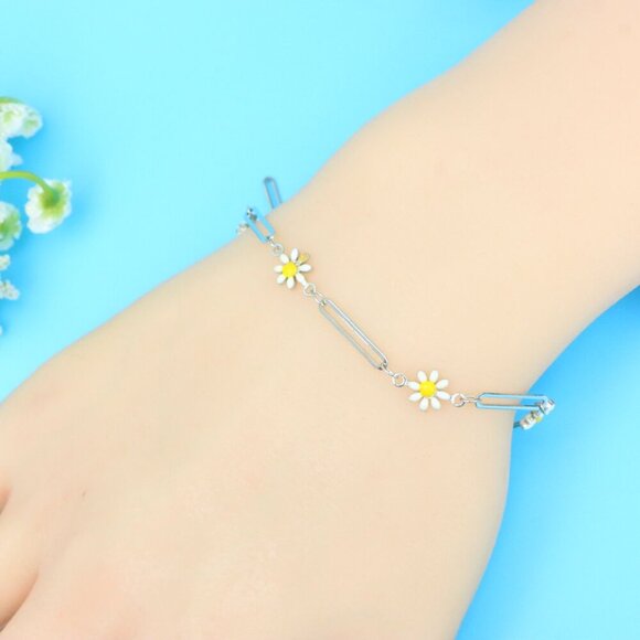 Chic & Stylish Bracelet – A Thoughtful Gift for Women and Girls, DYC1062 - Picture 1 of 9